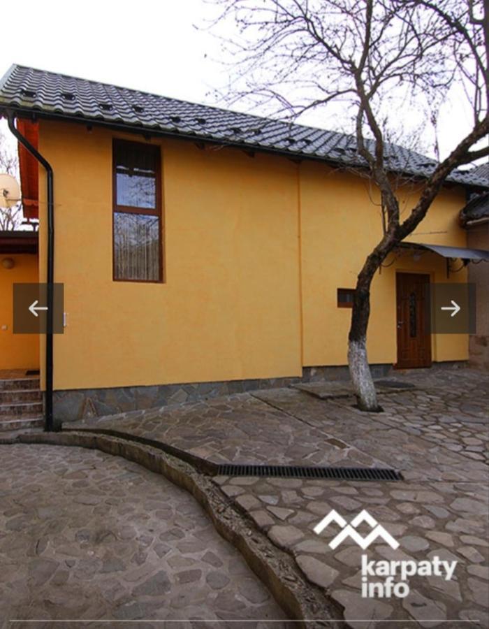 Dva Opryshka Villa Jaremtsje Buitenkant foto