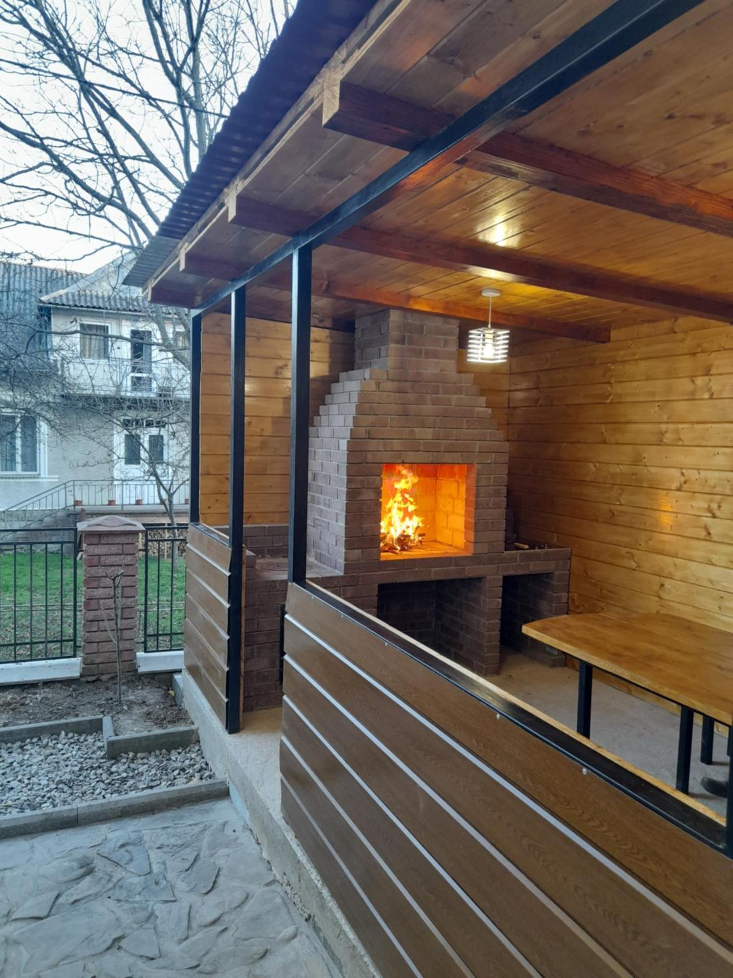 Dva Opryshka Villa Jaremtsje Buitenkant foto